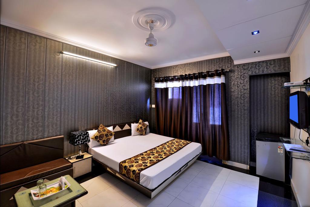 Hotel New Mg Residency Амритсар Экстерьер фото